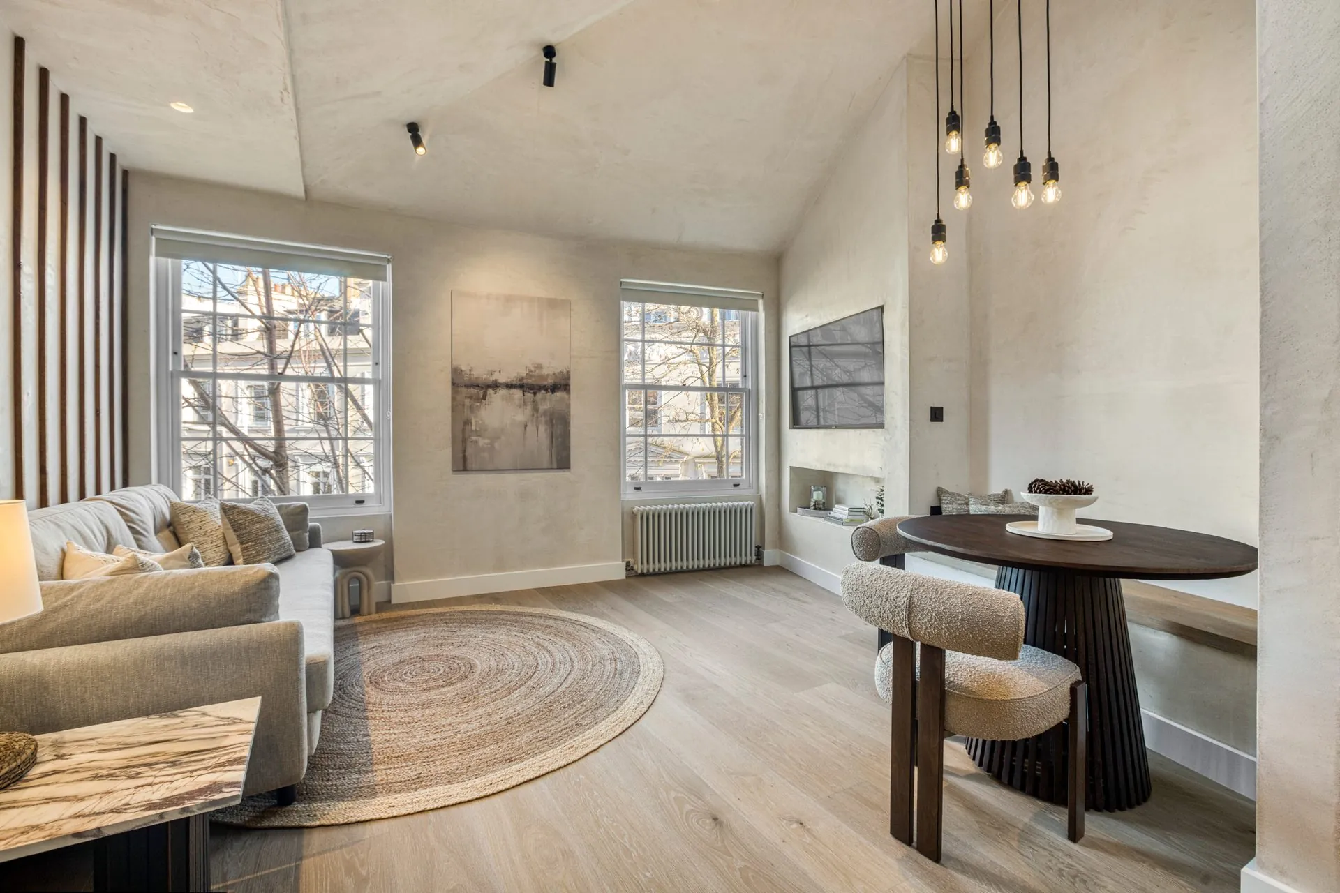 Renovated top floor apartment in Notting Hill, designed as a holiday let by Studio AROS